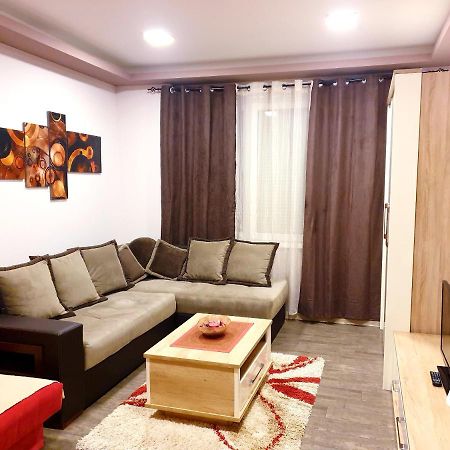 Ceca Apartman Nis Luaran gambar