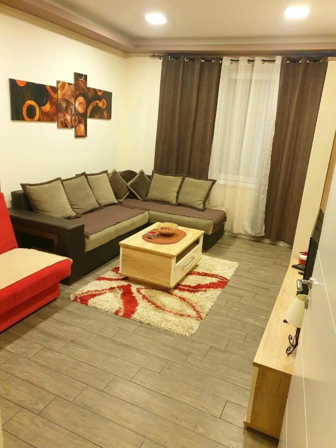 Ceca Apartman Nis Luaran gambar