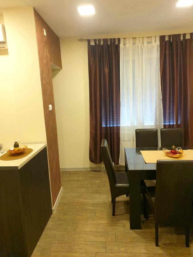 Ceca Apartman Nis Luaran gambar
