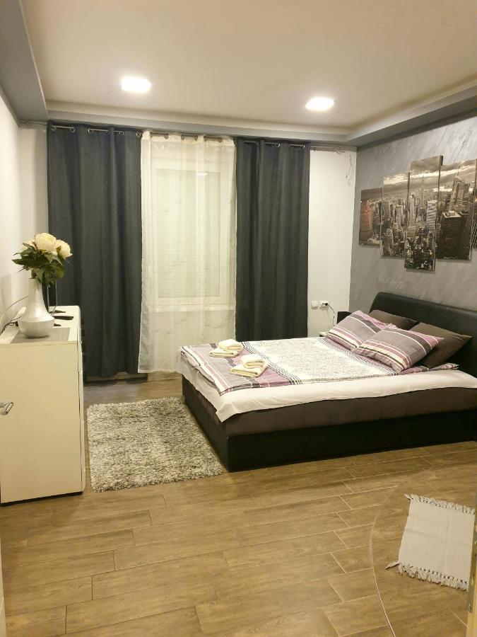 Ceca Apartman Nis Luaran gambar