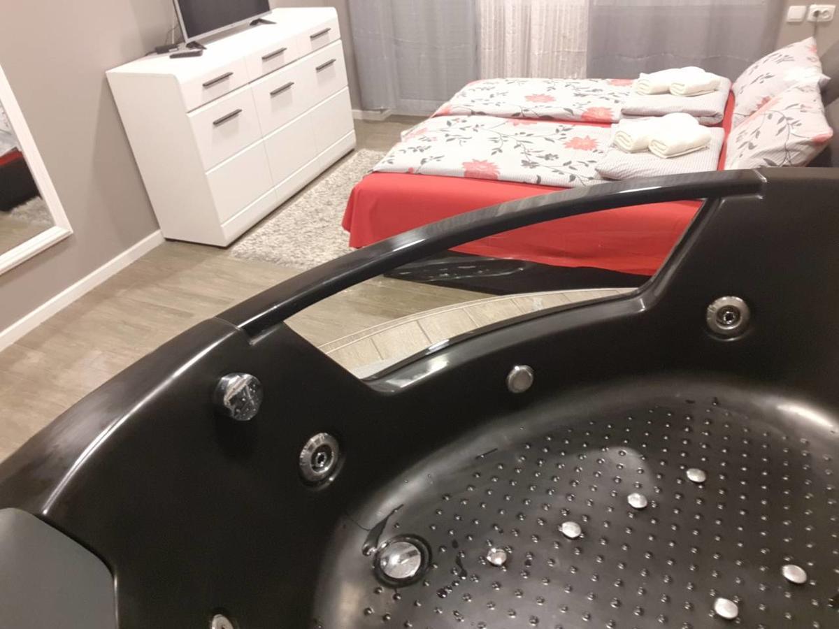 Ceca Apartman Nis Luaran gambar