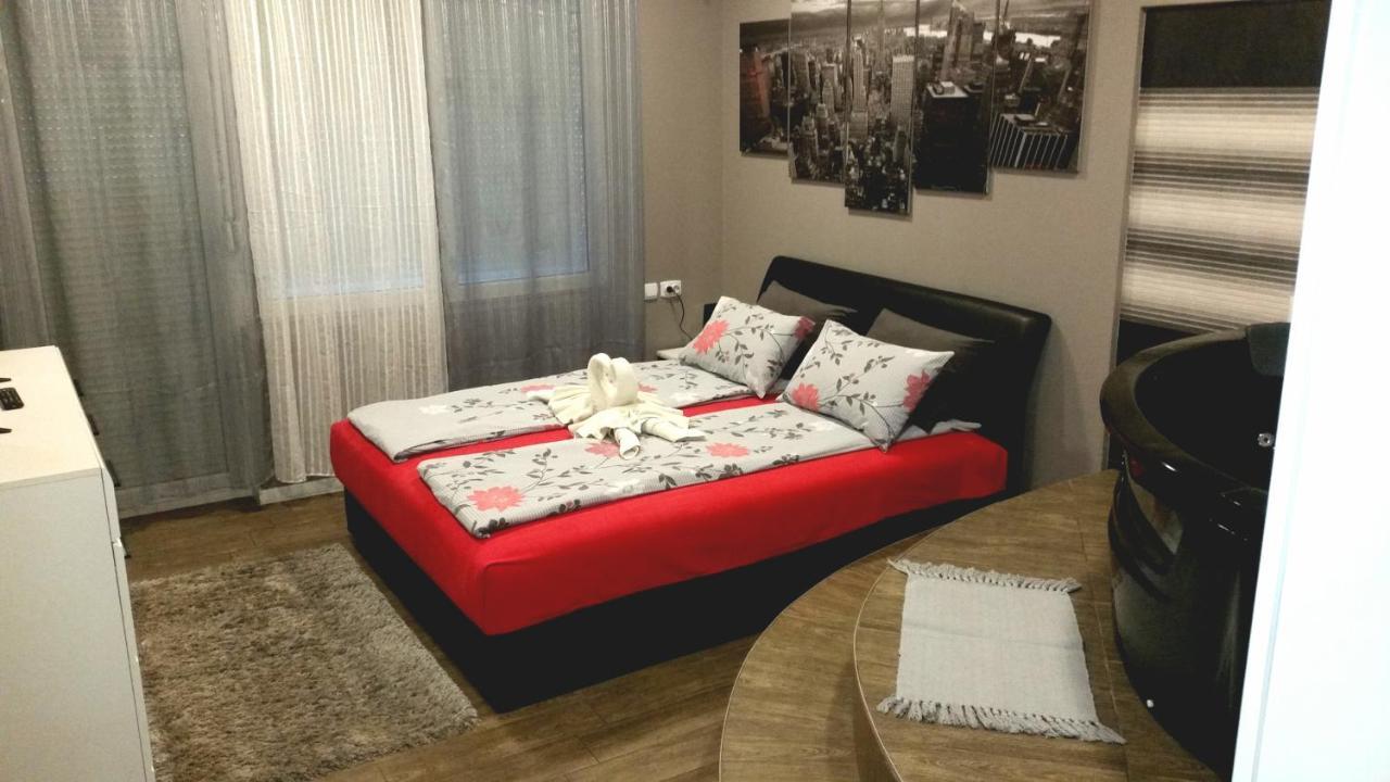 Ceca Apartman Nis Luaran gambar