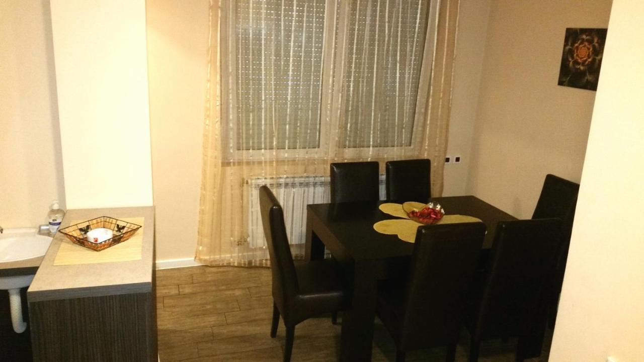Ceca Apartman Nis Luaran gambar