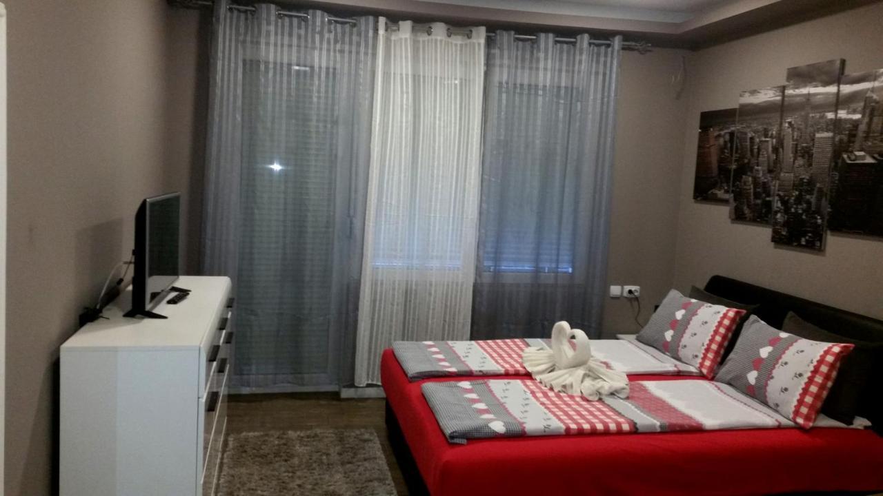 Ceca Apartman Nis Luaran gambar