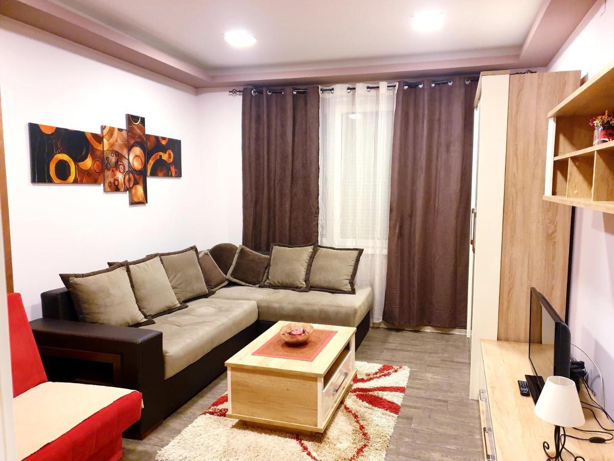 Ceca Apartman Nis Luaran gambar