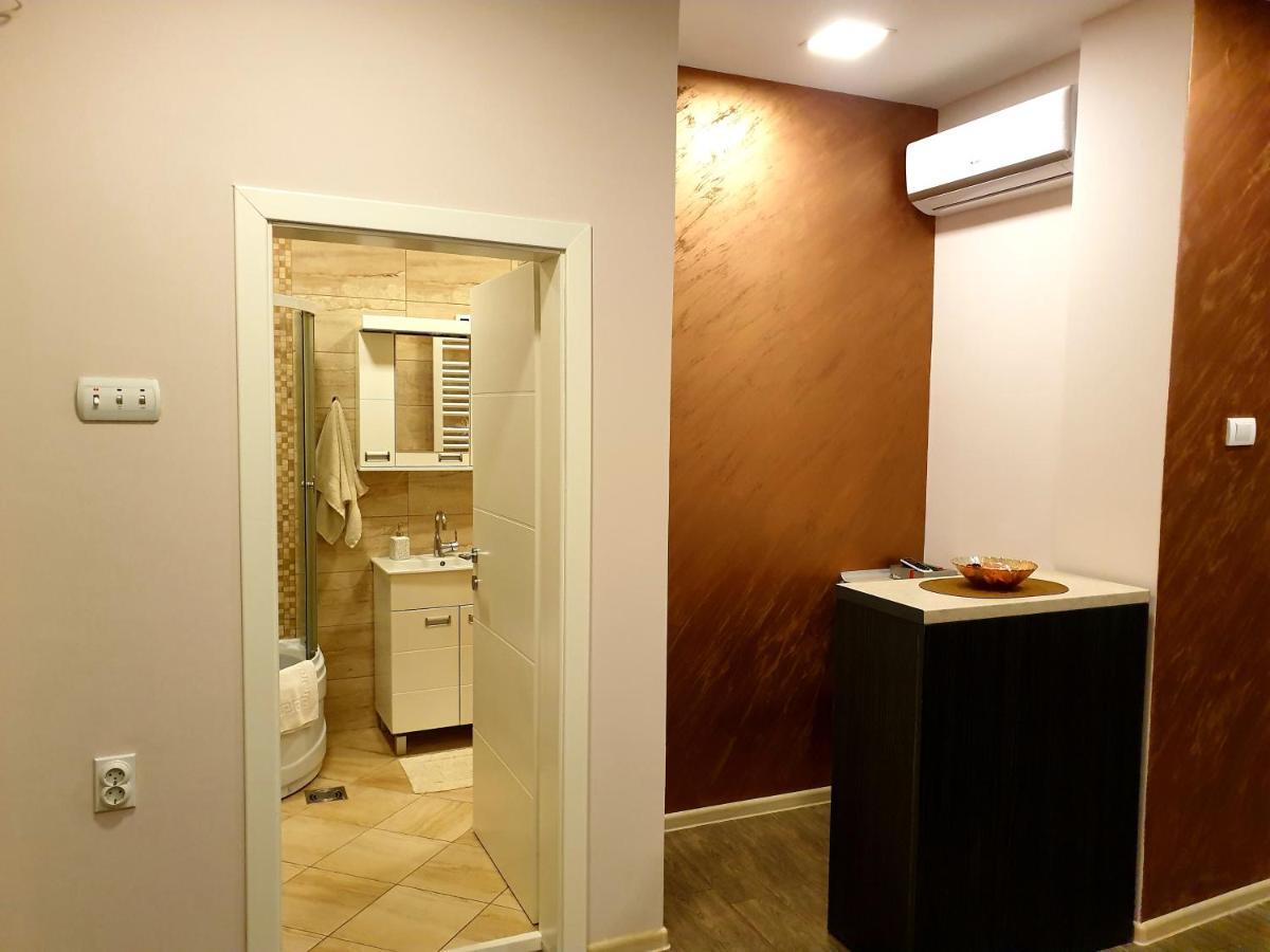 Ceca Apartman Nis Luaran gambar