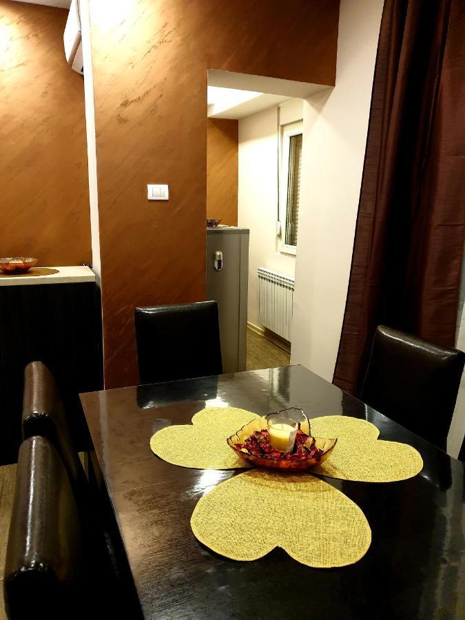 Ceca Apartman Nis Luaran gambar