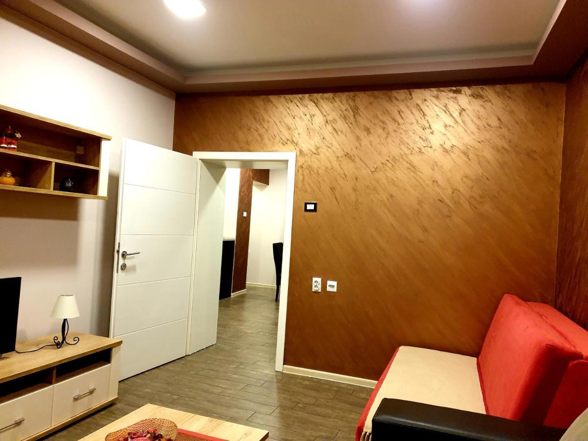 Ceca Apartman Nis Luaran gambar